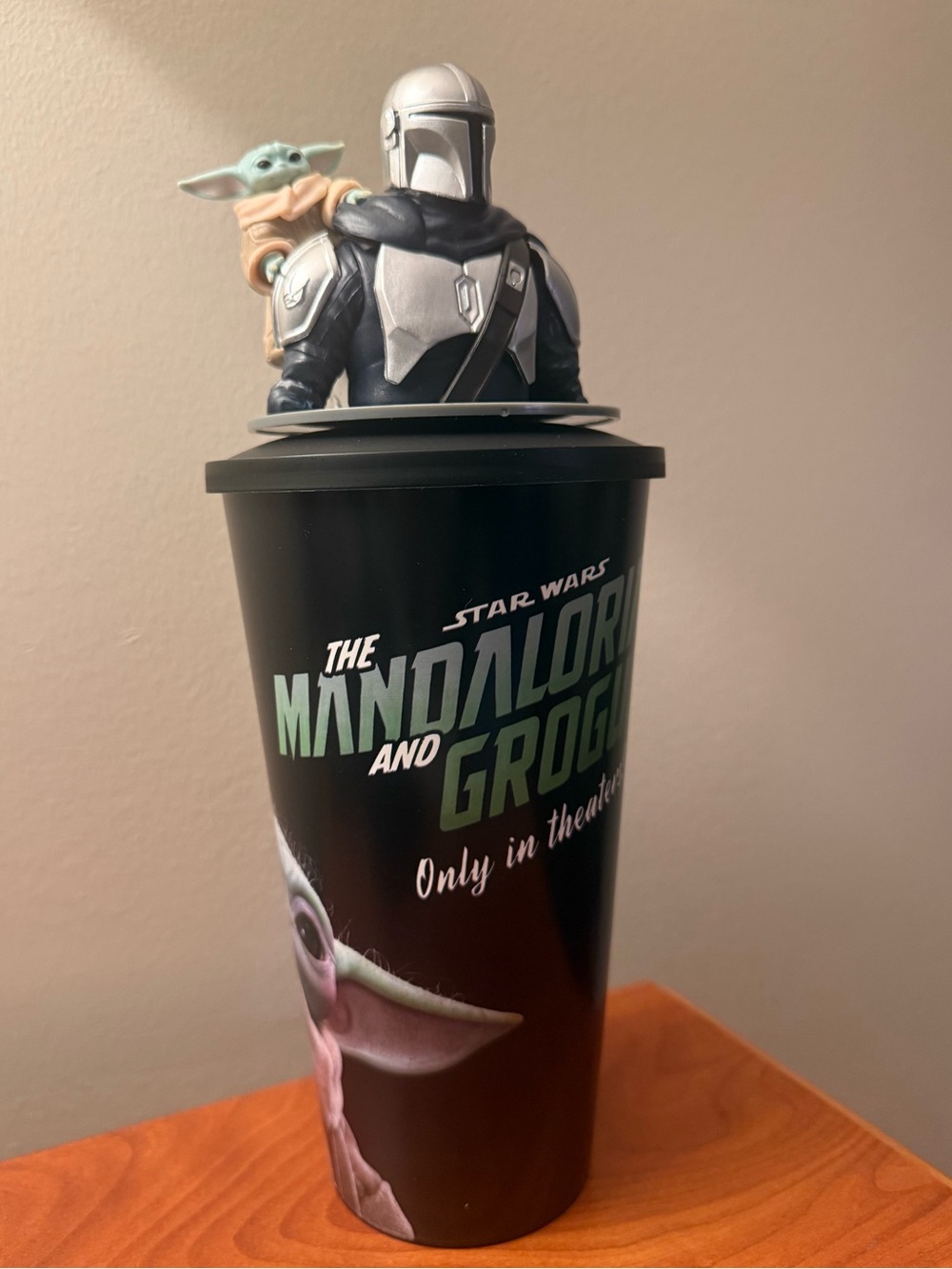 The Mandalorian Grogu Popcorn Bucket &  44oz Cup & Topper Both NWT! in Hand! - Picture 2 of 14